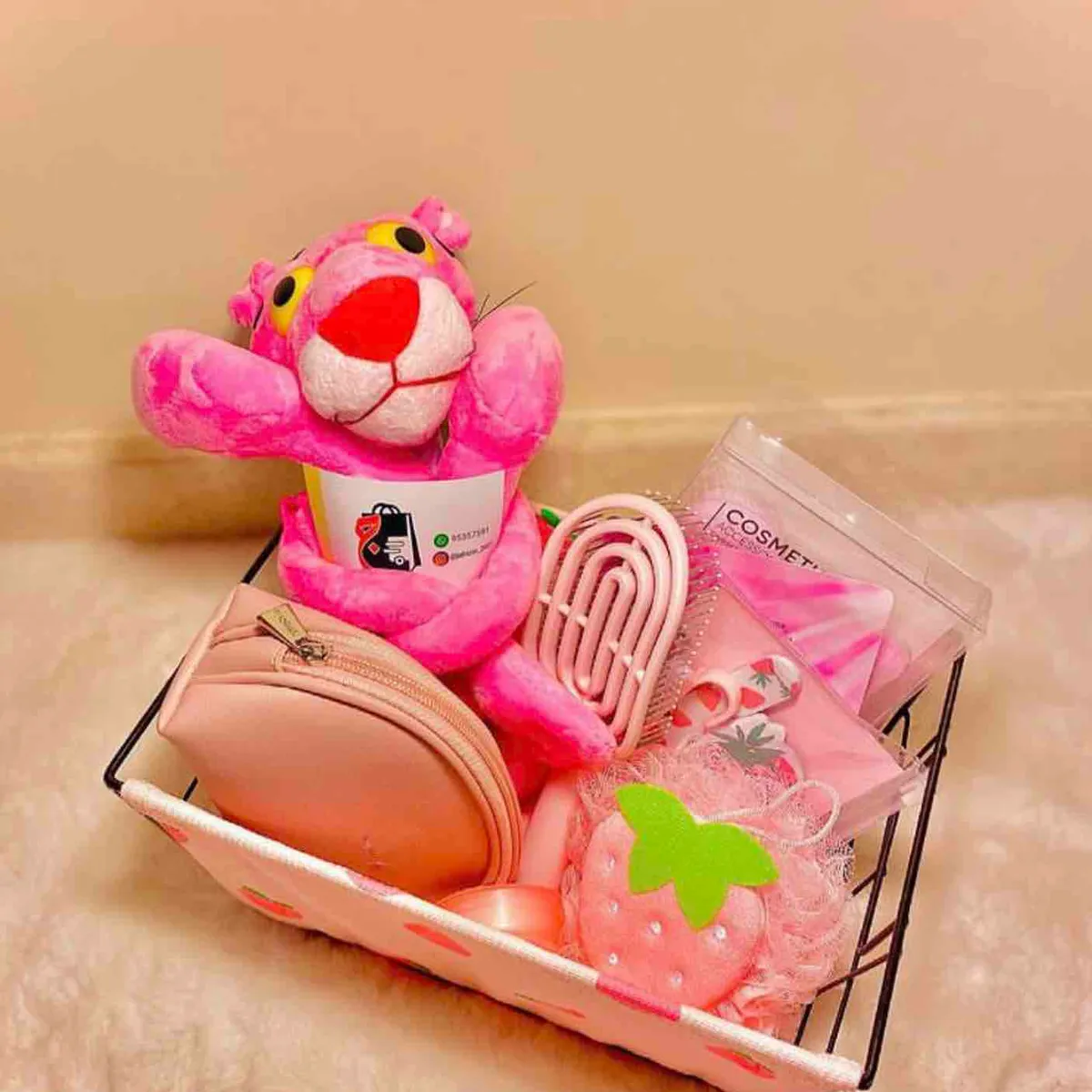 هديه باللون الوردي - صورة 1