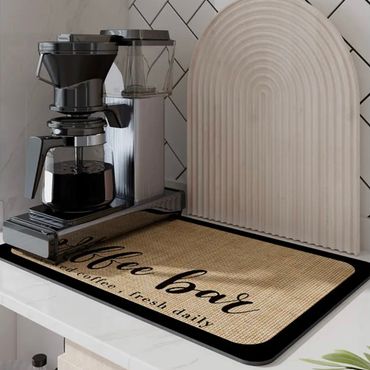 حصيرة آلات القهوة وركن القهوة والاكواب