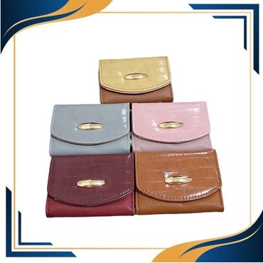 محفظة نسائية مع النحت